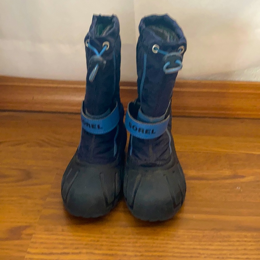 Boys Sorel boots size 2